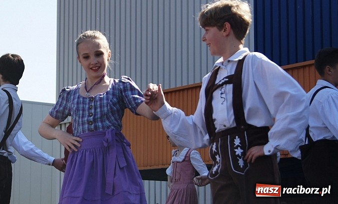 Zdjęcie w galerii na portalu naszraciborz.pl: Tancerze z Łężczoka na targach w Katowicach wiadomości z regionu