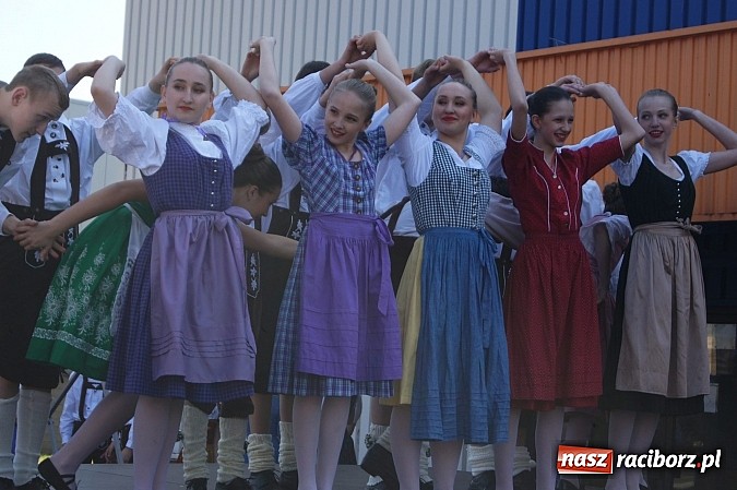 Zdjęcie w galerii na portalu naszraciborz.pl: Tancerze z Łężczoka na targach w Katowicach wiadomości z regionu