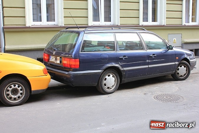 Zdjęcie w galerii na portalu naszraciborz.pl: 52-latka na ostrym gazie zrobiła sobie rajd po Raciborzu. Uszkodziła trzy samochody! wiadomości z regionu