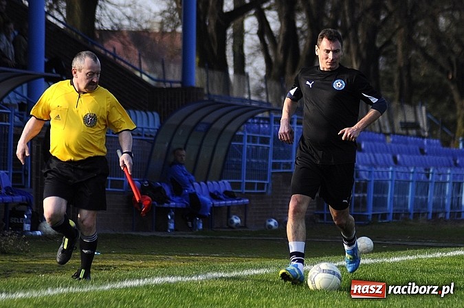 Zdjęcie w galerii na portalu naszraciborz.pl: Śląscy Oldboje lepsi od Unii Racibórz wiadomości z regionu
