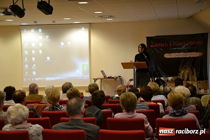 Zdjęcie w galerii na portalu naszraciborz.pl: Echa Katynia – spotkania z historią na zamku rozpoczęte  wiadomości z regionu