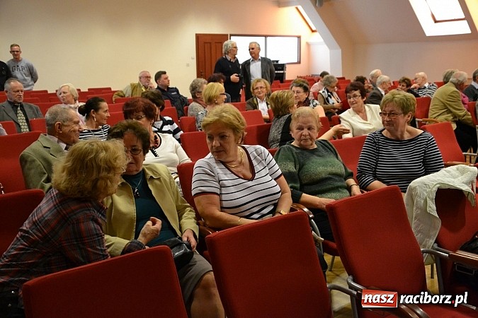 Zdjęcie w galerii na portalu naszraciborz.pl: Echa Katynia – spotkania z historią na zamku rozpoczęte  wiadomości z regionu