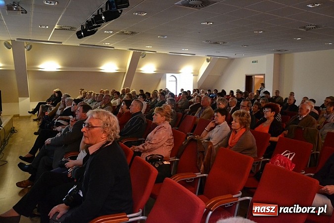 Zdjęcie w galerii na portalu naszraciborz.pl: Echa Katynia – spotkania z historią na zamku rozpoczęte  wiadomości z regionu