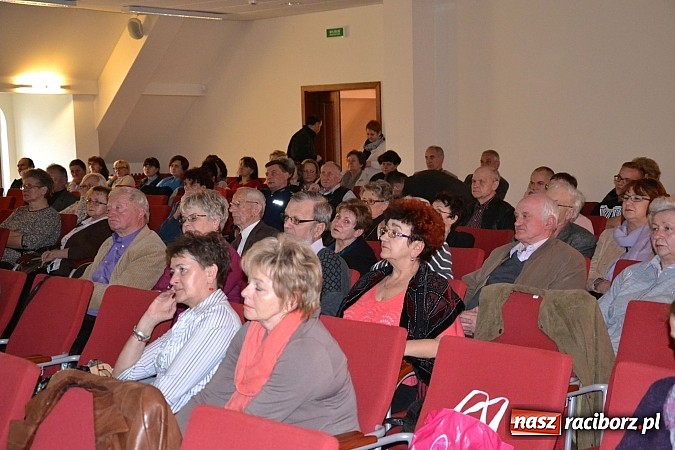 Zdjęcie w galerii na portalu naszraciborz.pl: Echa Katynia – spotkania z historią na zamku rozpoczęte  wiadomości z regionu