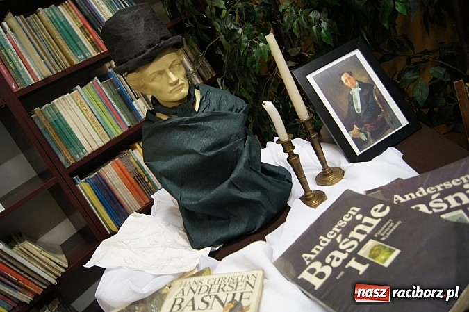 Zdjęcie w galerii na portalu naszraciborz.pl: O Andersenie i nie tylko w bibliotece w Nędzy wiadomości z regionu