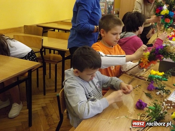 Zdjęcie w galerii na portalu naszraciborz.pl: Goście z Czech z wizytą w Szkole Podstawowej nr 13 wiadomości z regionu