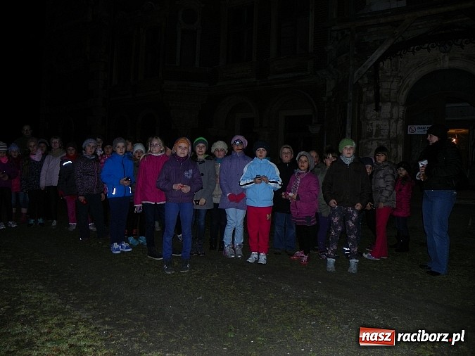 Zdjęcie w galerii na portalu naszraciborz.pl: Młodzi czytelnicy zwiedzili stary pałac w Krowiarkach w rocznicę urodzin Andersena wiadomości z regionu
