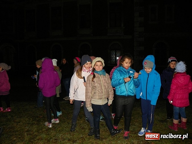 Zdjęcie w galerii na portalu naszraciborz.pl: Młodzi czytelnicy zwiedzili stary pałac w Krowiarkach w rocznicę urodzin Andersena wiadomości z regionu