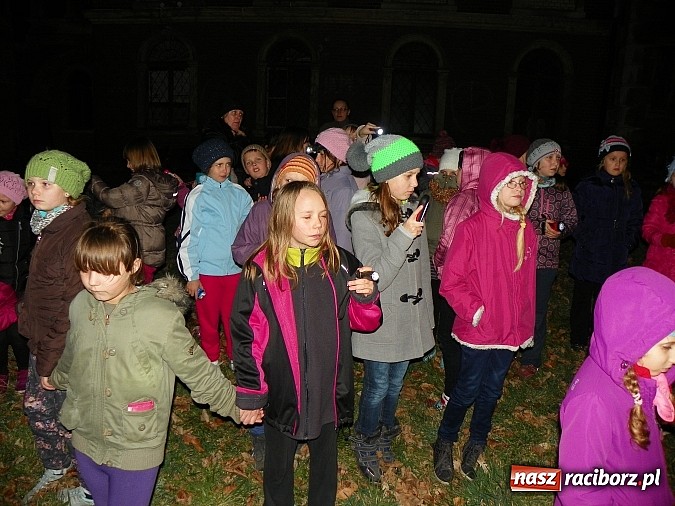 Zdjęcie w galerii na portalu naszraciborz.pl: Młodzi czytelnicy zwiedzili stary pałac w Krowiarkach w rocznicę urodzin Andersena wiadomości z regionu