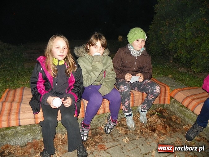 Zdjęcie w galerii na portalu naszraciborz.pl: Młodzi czytelnicy zwiedzili stary pałac w Krowiarkach w rocznicę urodzin Andersena wiadomości z regionu