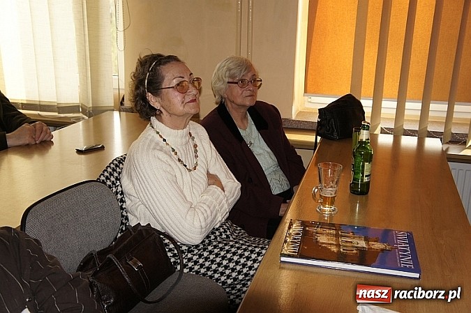 Zdjęcie w galerii na portalu naszraciborz.pl: Wiosenny spacer po lwowskich parkach  wiadomości z regionu