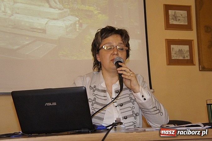 Zdjęcie w galerii na portalu naszraciborz.pl: Wiosenny spacer po lwowskich parkach  wiadomości z regionu