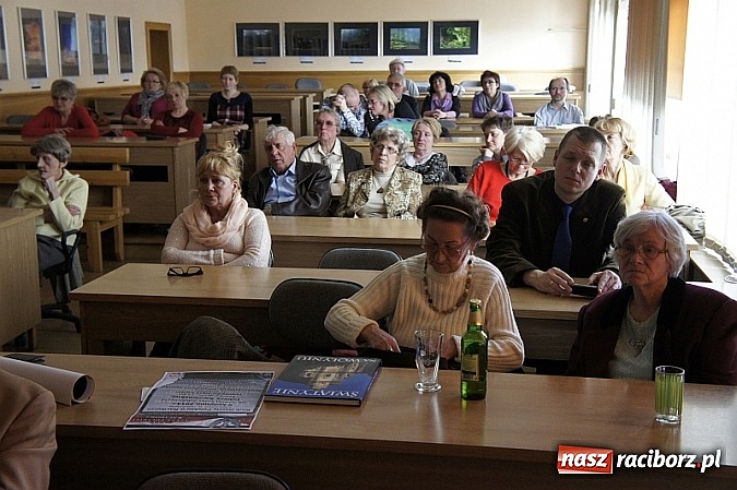 Zdjęcie w galerii na portalu naszraciborz.pl: Wiosenny spacer po lwowskich parkach  wiadomości z regionu