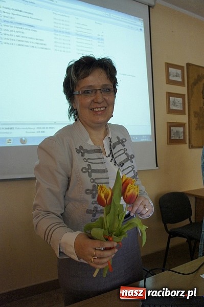 Zdjęcie w galerii na portalu naszraciborz.pl: Wiosenny spacer po lwowskich parkach  wiadomości z regionu