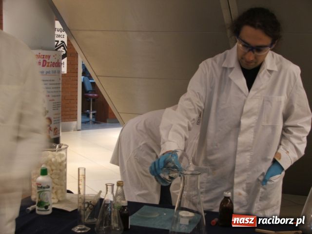 Zdjęcie w galerii na portalu naszraciborz.pl: Hokus pokus w Młyńskiej wiadomości z regionu