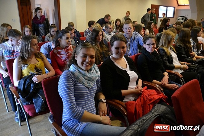 Zdjęcie w galerii na portalu naszraciborz.pl: Echa Katynia – spotkania z historią na zamku dzień drugi wiadomości z regionu