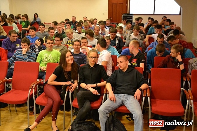 Zdjęcie w galerii na portalu naszraciborz.pl: Echa Katynia – spotkania z historią na zamku dzień drugi wiadomości z regionu