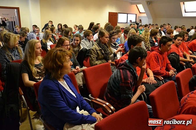 Zdjęcie w galerii na portalu naszraciborz.pl: Echa Katynia – spotkania z historią na zamku dzień drugi wiadomości z regionu