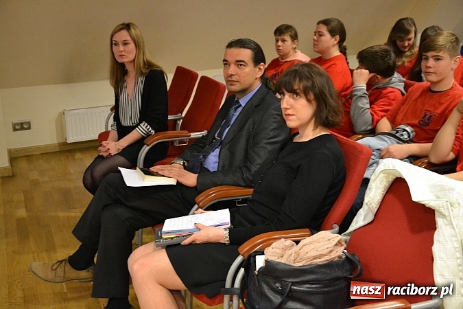 Zdjęcie w galerii na portalu naszraciborz.pl: Echa Katynia – spotkania z historią na zamku dzień drugi wiadomości z regionu