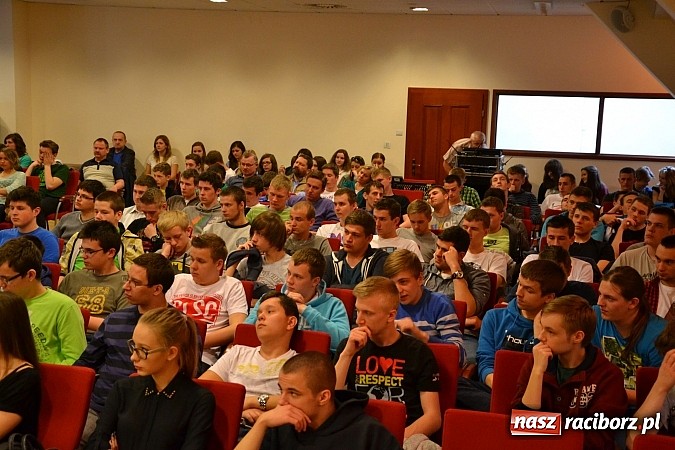 Zdjęcie w galerii na portalu naszraciborz.pl: Echa Katynia – spotkania z historią na zamku dzień drugi wiadomości z regionu