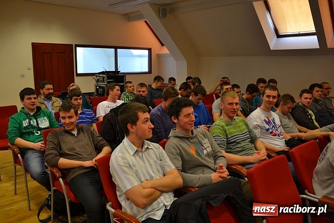 Zdjęcie w galerii na portalu naszraciborz.pl: Echa Katynia – spotkania z historią na zamku dzień drugi wiadomości z regionu