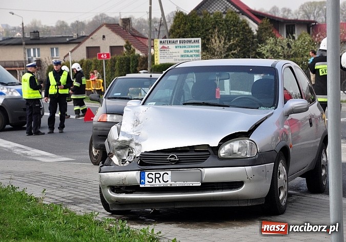 Zdjęcie w galerii na portalu naszraciborz.pl: Kolejny groźny wypadek na Drodze Krajowej nr 45 w Tworkowie wiadomości z regionu