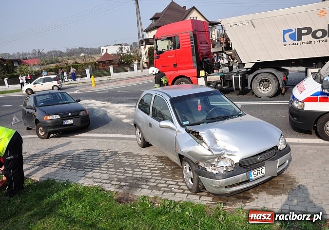 Zdjęcie w galerii na portalu naszraciborz.pl: Kolejny groźny wypadek na Drodze Krajowej nr 45 w Tworkowie wiadomości z regionu
