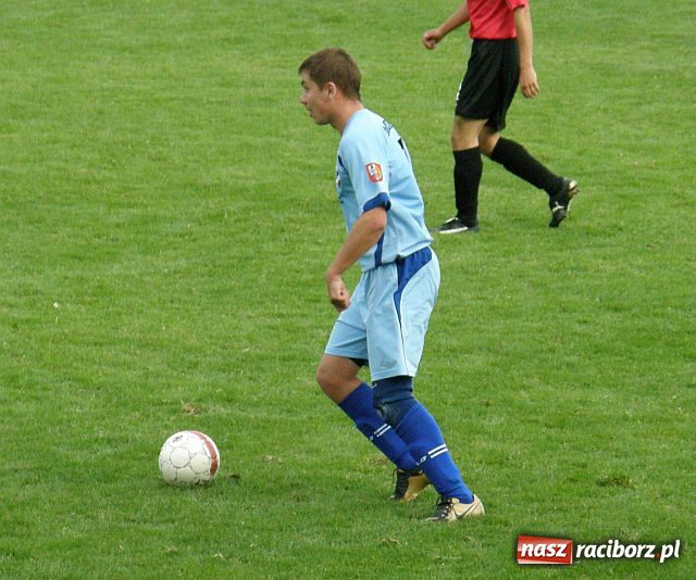 Zdjęcie w galerii na portalu naszraciborz.pl: Porażka skomplikowała sytuację wiadomości z regionu