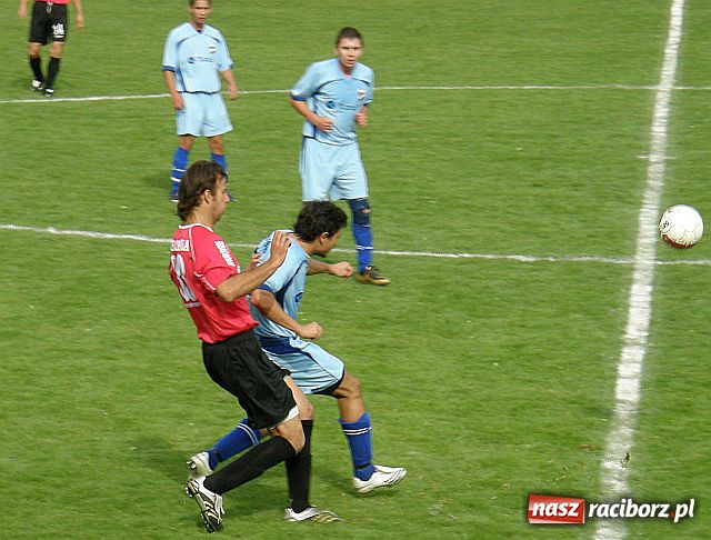 Zdjęcie w galerii na portalu naszraciborz.pl: Porażka skomplikowała sytuację wiadomości z regionu