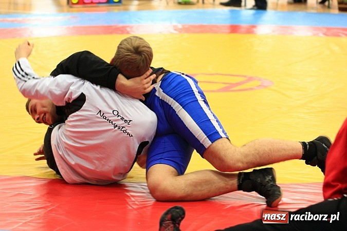Zdjęcie w galerii na portalu naszraciborz.pl: Międzynarodowe Mistrzostwa Polski Kadetów i Juniorów w zapasach wiadomości z regionu