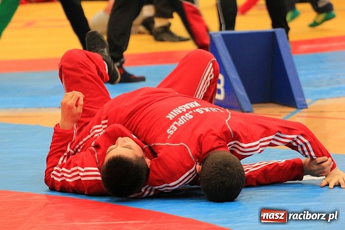 Zdjęcie w galerii na portalu naszraciborz.pl: Międzynarodowe Mistrzostwa Polski Kadetów i Juniorów w zapasach wiadomości z regionu