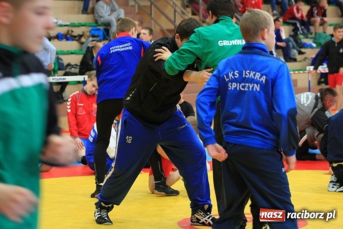 Zdjęcie w galerii na portalu naszraciborz.pl: Międzynarodowe Mistrzostwa Polski Kadetów i Juniorów w zapasach wiadomości z regionu