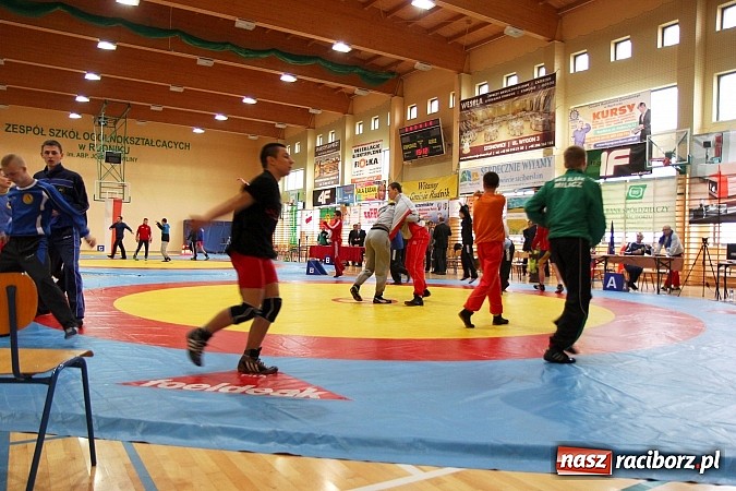 Zdjęcie w galerii na portalu naszraciborz.pl: Międzynarodowe Mistrzostwa Polski Kadetów i Juniorów w zapasach wiadomości z regionu