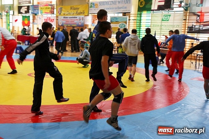 Zdjęcie w galerii na portalu naszraciborz.pl: Międzynarodowe Mistrzostwa Polski Kadetów i Juniorów w zapasach wiadomości z regionu