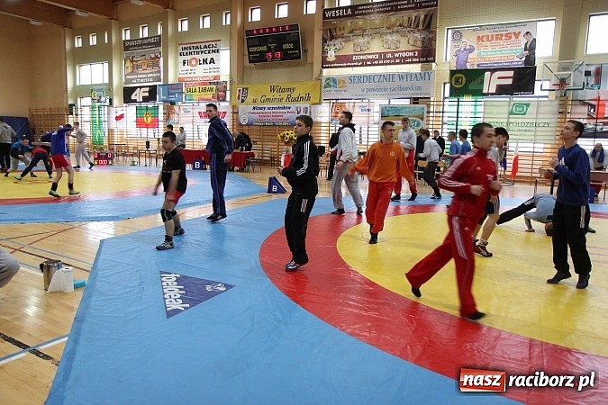 Zdjęcie w galerii na portalu naszraciborz.pl: Międzynarodowe Mistrzostwa Polski Kadetów i Juniorów w zapasach wiadomości z regionu