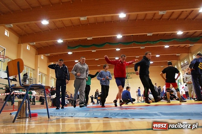 Zdjęcie w galerii na portalu naszraciborz.pl: Międzynarodowe Mistrzostwa Polski Kadetów i Juniorów w zapasach wiadomości z regionu