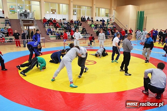 Zdjęcie w galerii na portalu naszraciborz.pl: Międzynarodowe Mistrzostwa Polski Kadetów i Juniorów w zapasach wiadomości z regionu