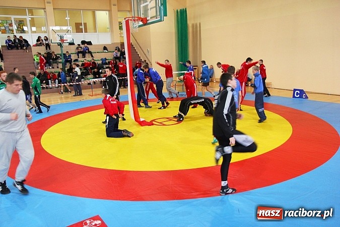 Zdjęcie w galerii na portalu naszraciborz.pl: Międzynarodowe Mistrzostwa Polski Kadetów i Juniorów w zapasach wiadomości z regionu