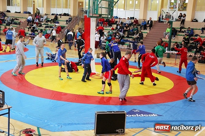 Zdjęcie w galerii na portalu naszraciborz.pl: Międzynarodowe Mistrzostwa Polski Kadetów i Juniorów w zapasach wiadomości z regionu