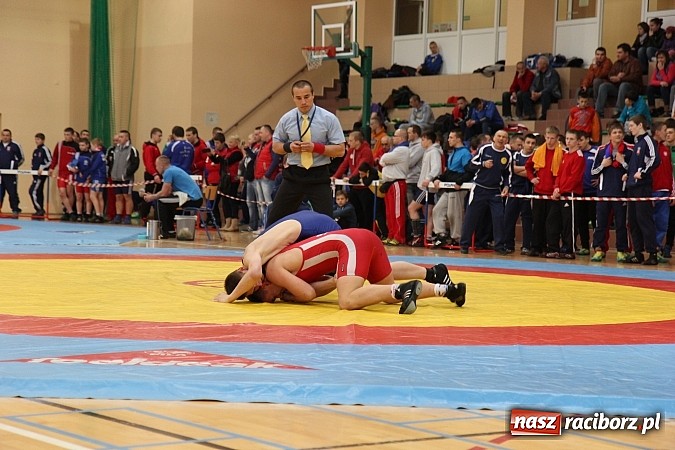 Zdjęcie w galerii na portalu naszraciborz.pl: Międzynarodowe Mistrzostwa Polski Kadetów i Juniorów w zapasach wiadomości z regionu