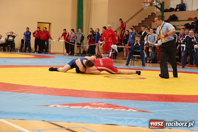 Zdjęcie w galerii na portalu naszraciborz.pl: Międzynarodowe Mistrzostwa Polski Kadetów i Juniorów w zapasach wiadomości z regionu