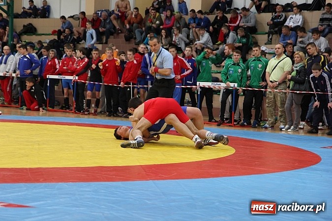 Zdjęcie w galerii na portalu naszraciborz.pl: Międzynarodowe Mistrzostwa Polski Kadetów i Juniorów w zapasach wiadomości z regionu