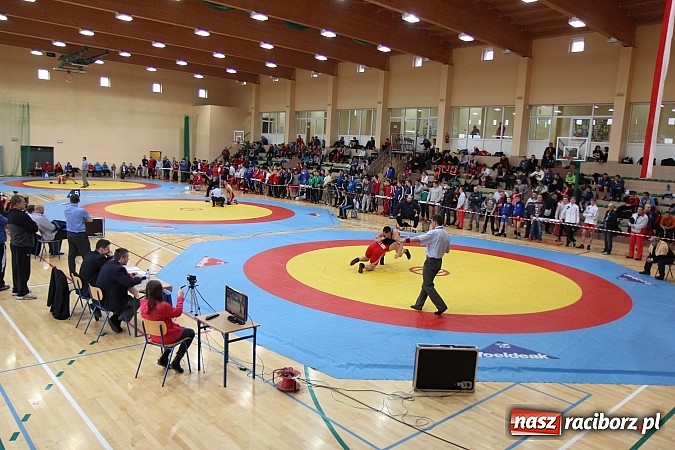 Zdjęcie w galerii na portalu naszraciborz.pl: Międzynarodowe Mistrzostwa Polski Kadetów i Juniorów w zapasach wiadomości z regionu