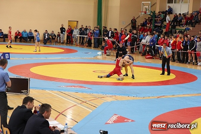 Zdjęcie w galerii na portalu naszraciborz.pl: Międzynarodowe Mistrzostwa Polski Kadetów i Juniorów w zapasach wiadomości z regionu