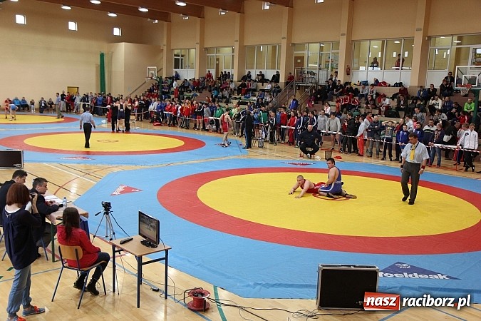 Zdjęcie w galerii na portalu naszraciborz.pl: Międzynarodowe Mistrzostwa Polski Kadetów i Juniorów w zapasach wiadomości z regionu