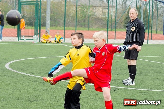 Zdjęcie w galerii na portalu naszraciborz.pl: Duet Lamczyk-Cielusek pogromcą Tworkowa wiadomości z regionu
