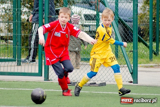 Zdjęcie w galerii na portalu naszraciborz.pl: Duet Lamczyk-Cielusek pogromcą Tworkowa wiadomości z regionu