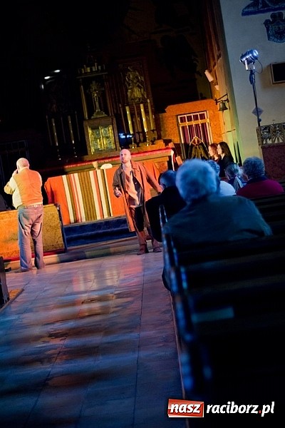 Zdjęcie w galerii na portalu naszraciborz.pl: Teatr A wystawił w Bojanowie Pasję wiadomości z regionu