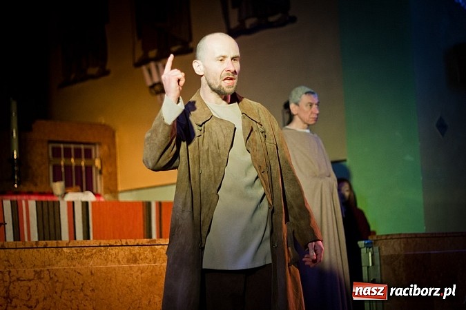 Zdjęcie w galerii na portalu naszraciborz.pl: Teatr A wystawił w Bojanowie Pasję wiadomości z regionu