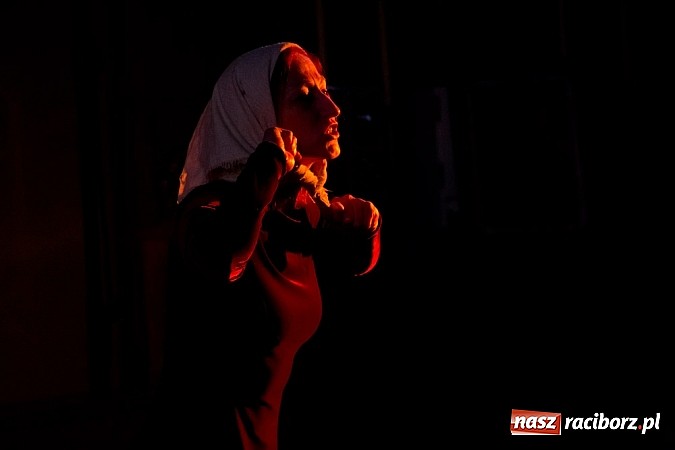 Zdjęcie w galerii na portalu naszraciborz.pl: Teatr A wystawił w Bojanowie Pasję wiadomości z regionu